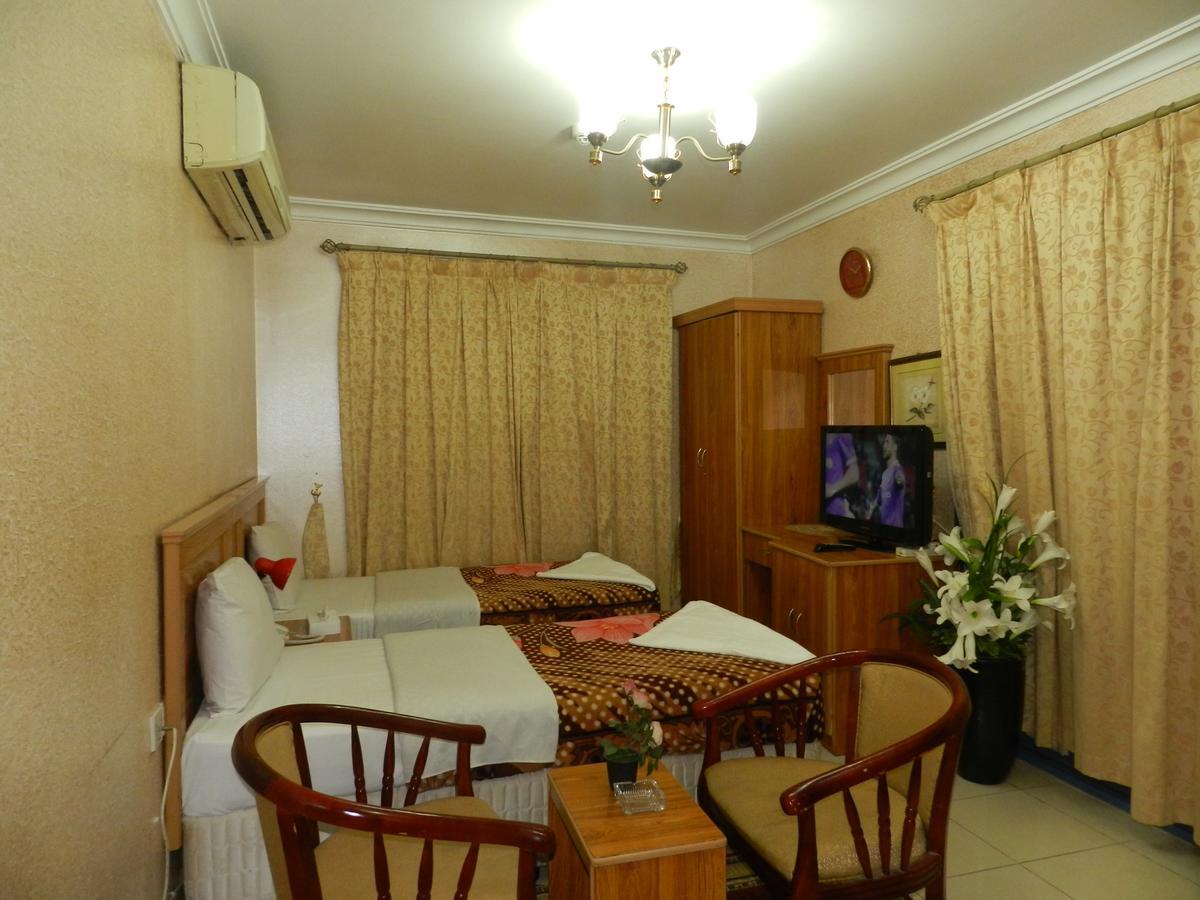 Hotel Green Sea *