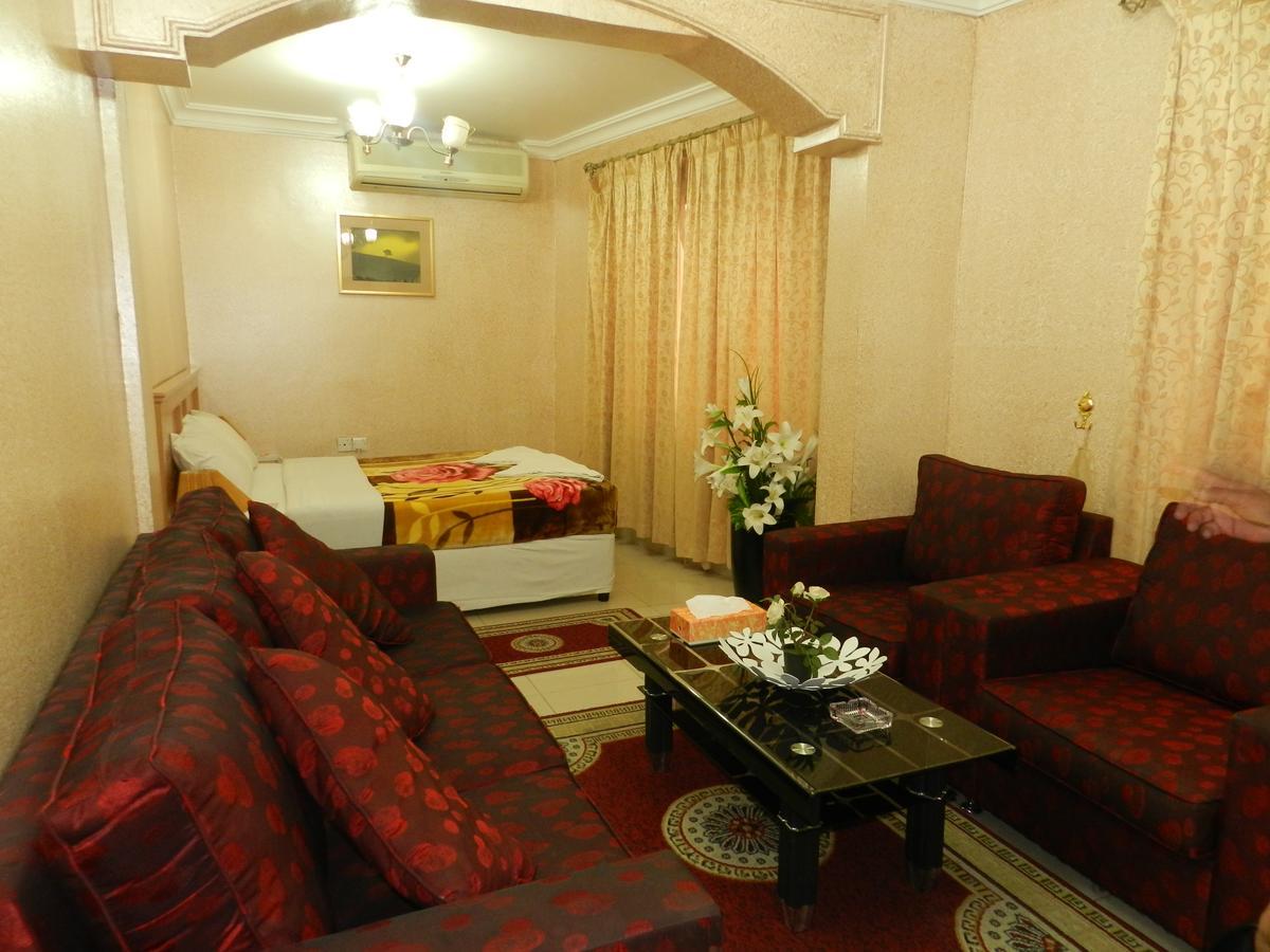 Hotel Green Sea *