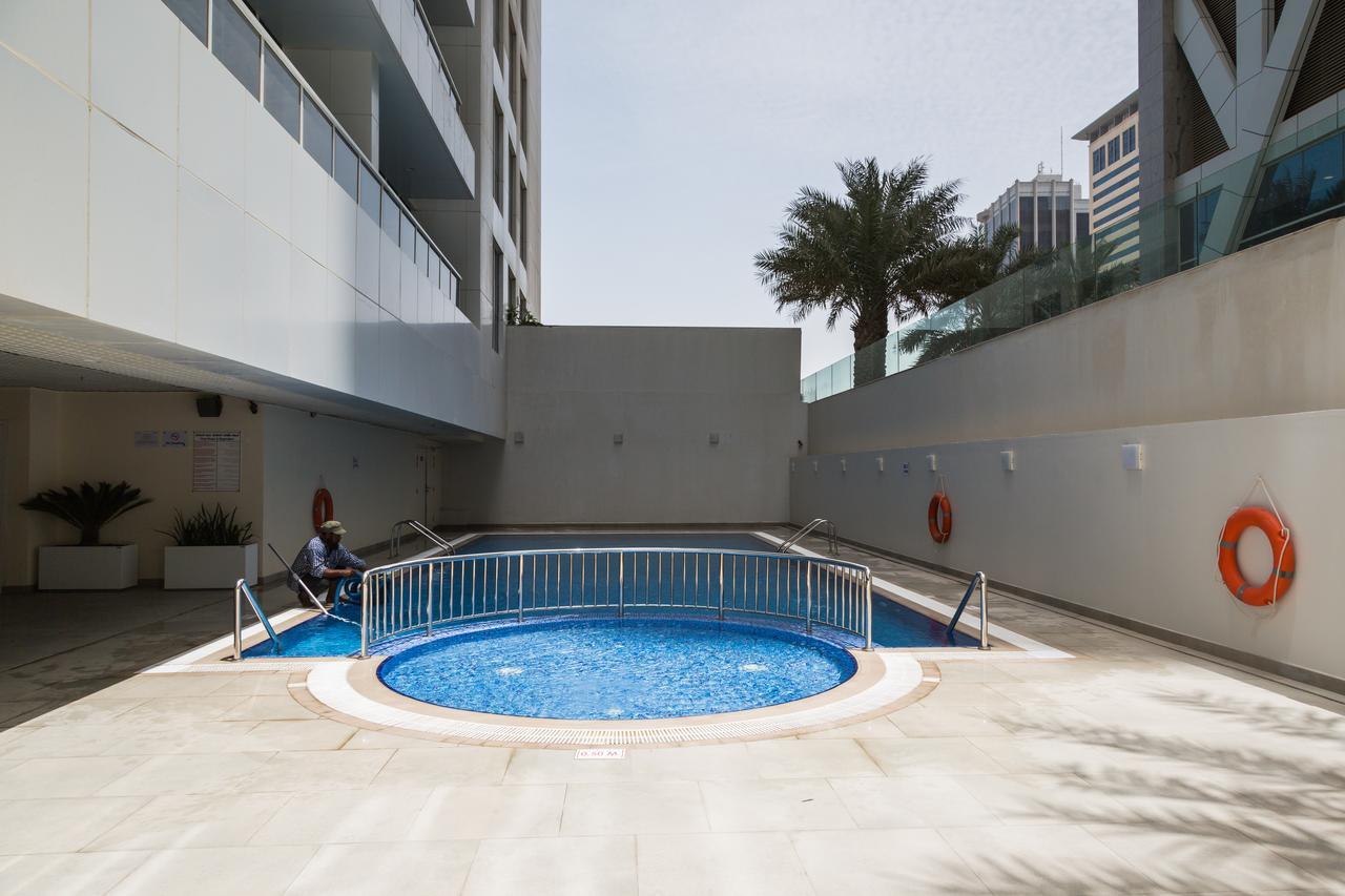 Higuests - Marina Arcade Dubai