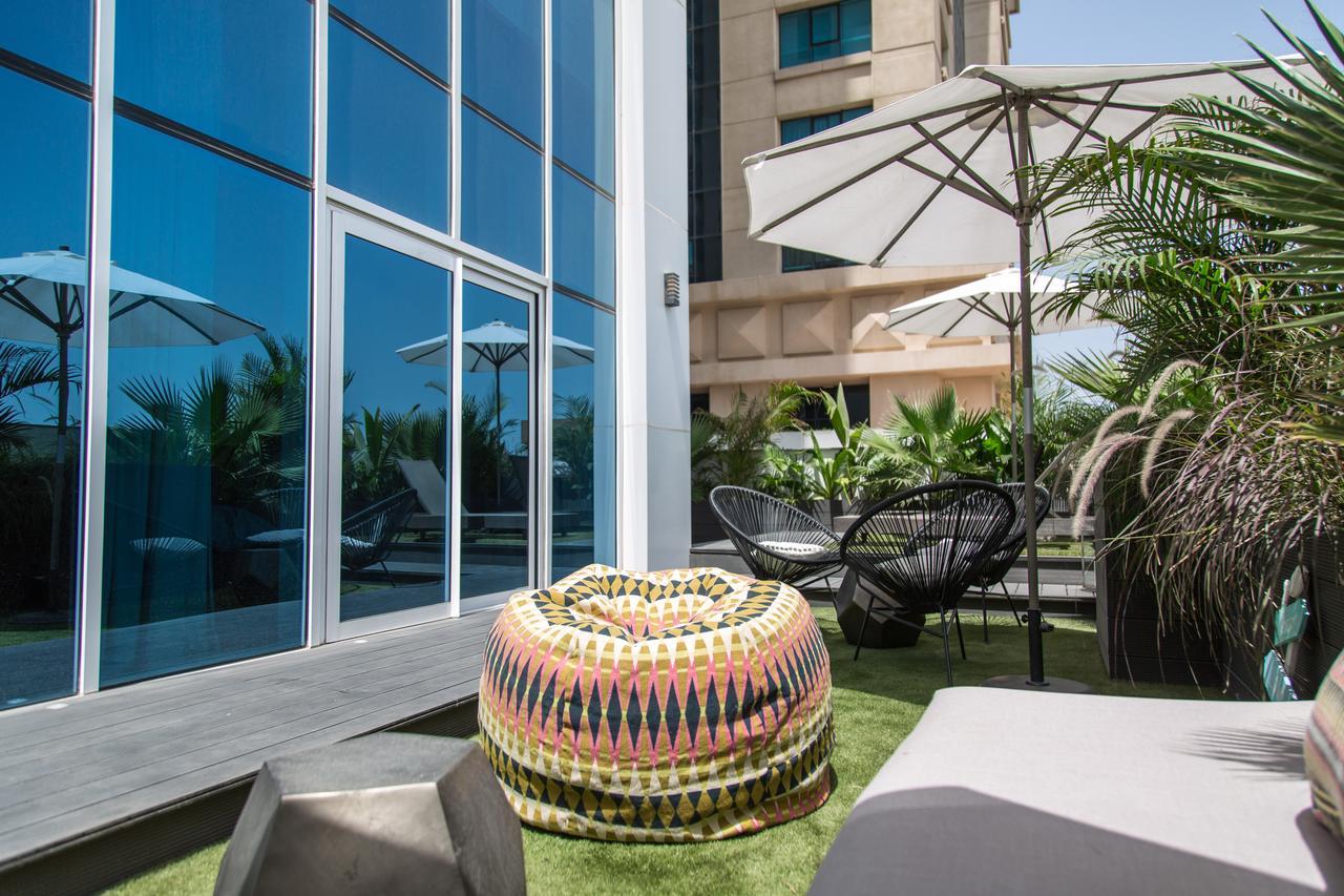 Higuests - Marina Arcade Dubai