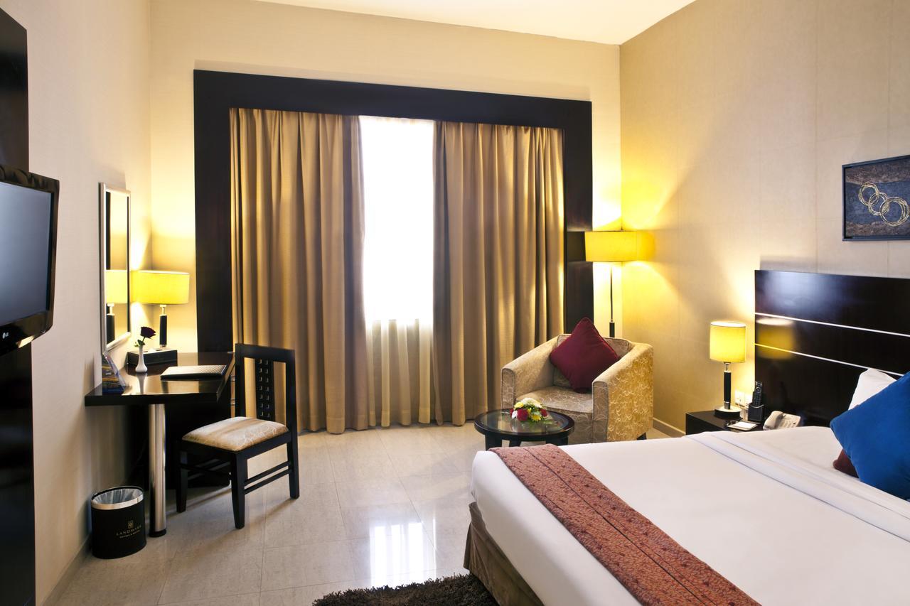 Landmark Riqqa Otel