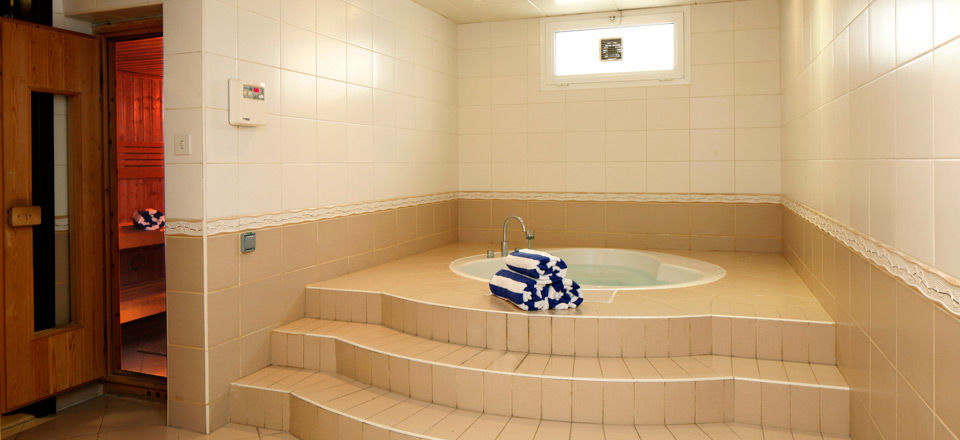 Hotel Avari 4*