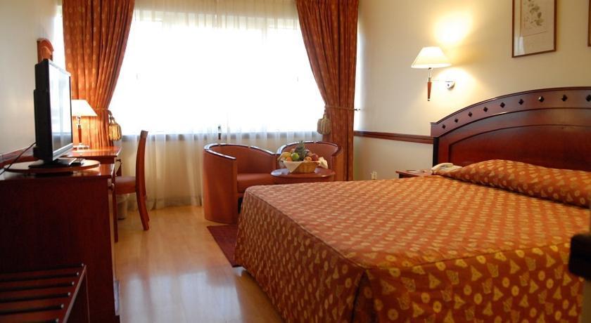 Palace 3*