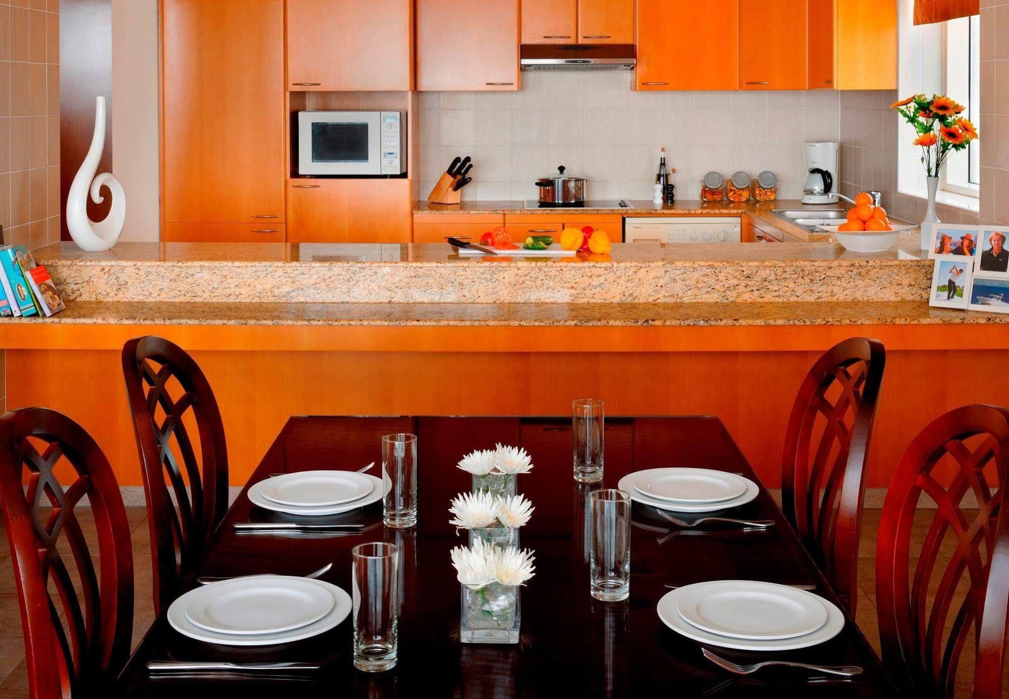 Marriott Executive Creek Hotel