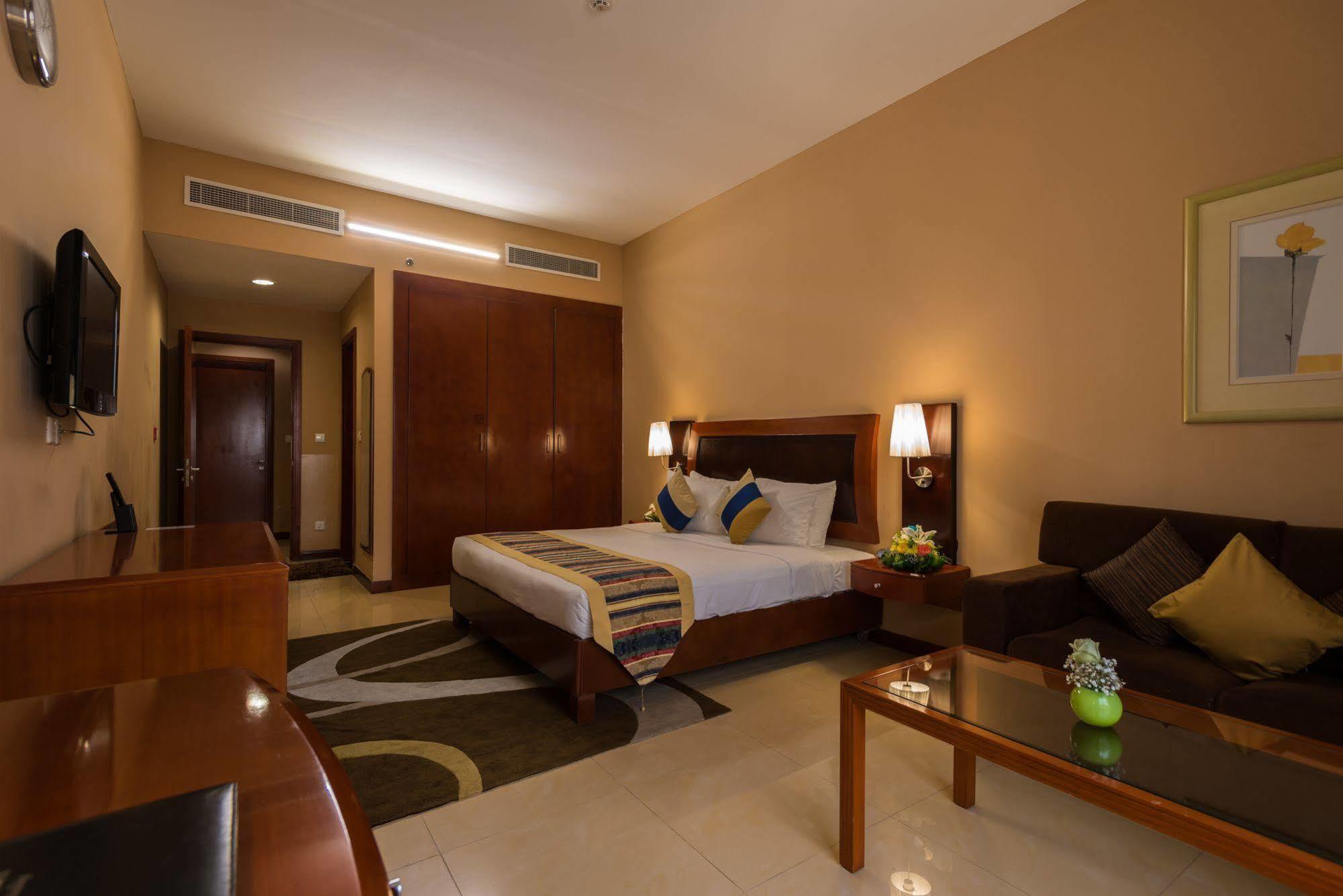 Grand - Al Barsha 3*