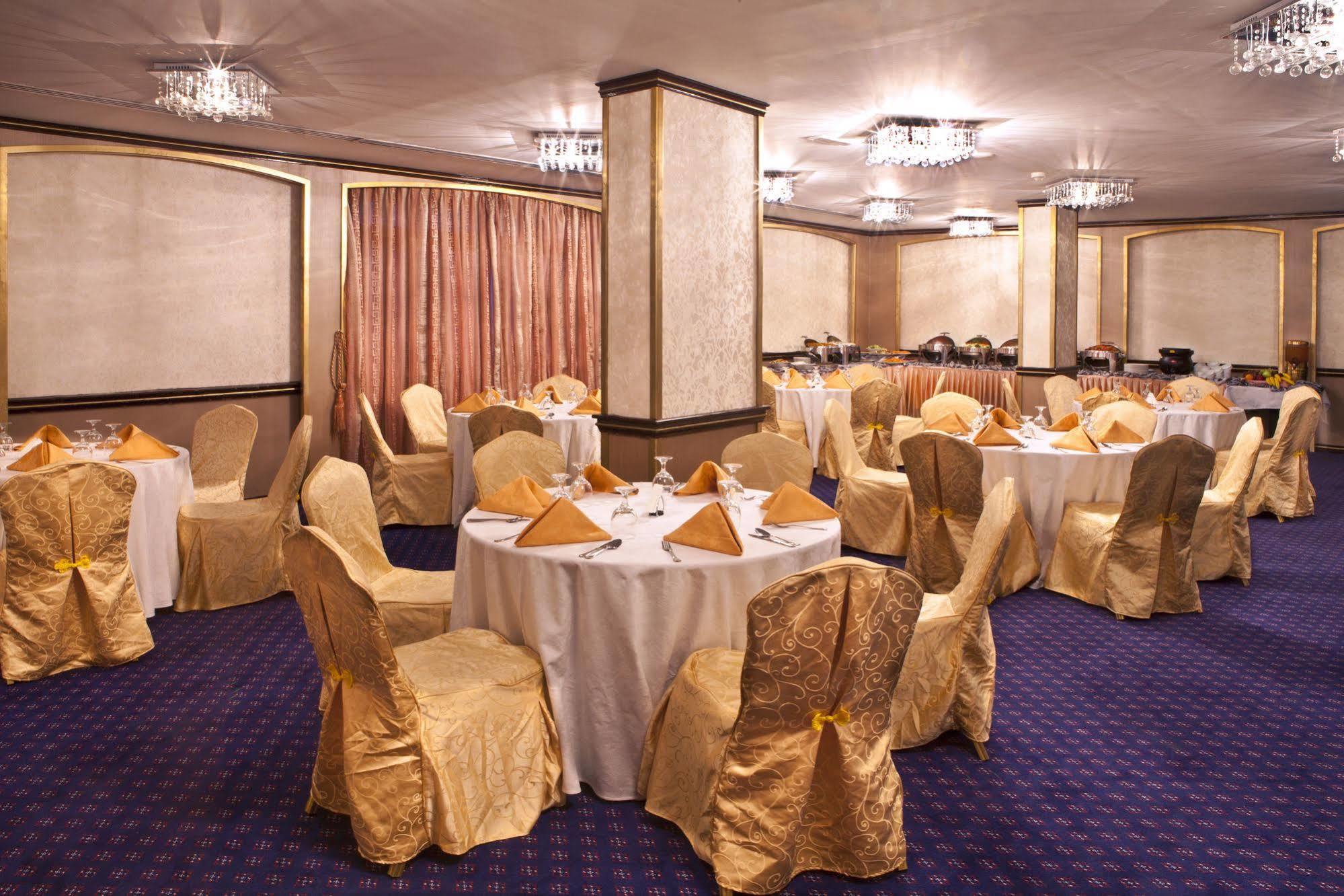 Otel Landmark Riqqa 4*