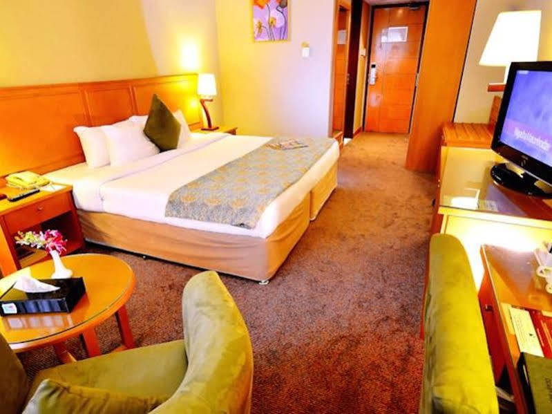 Landmark Summit 4* Dubai