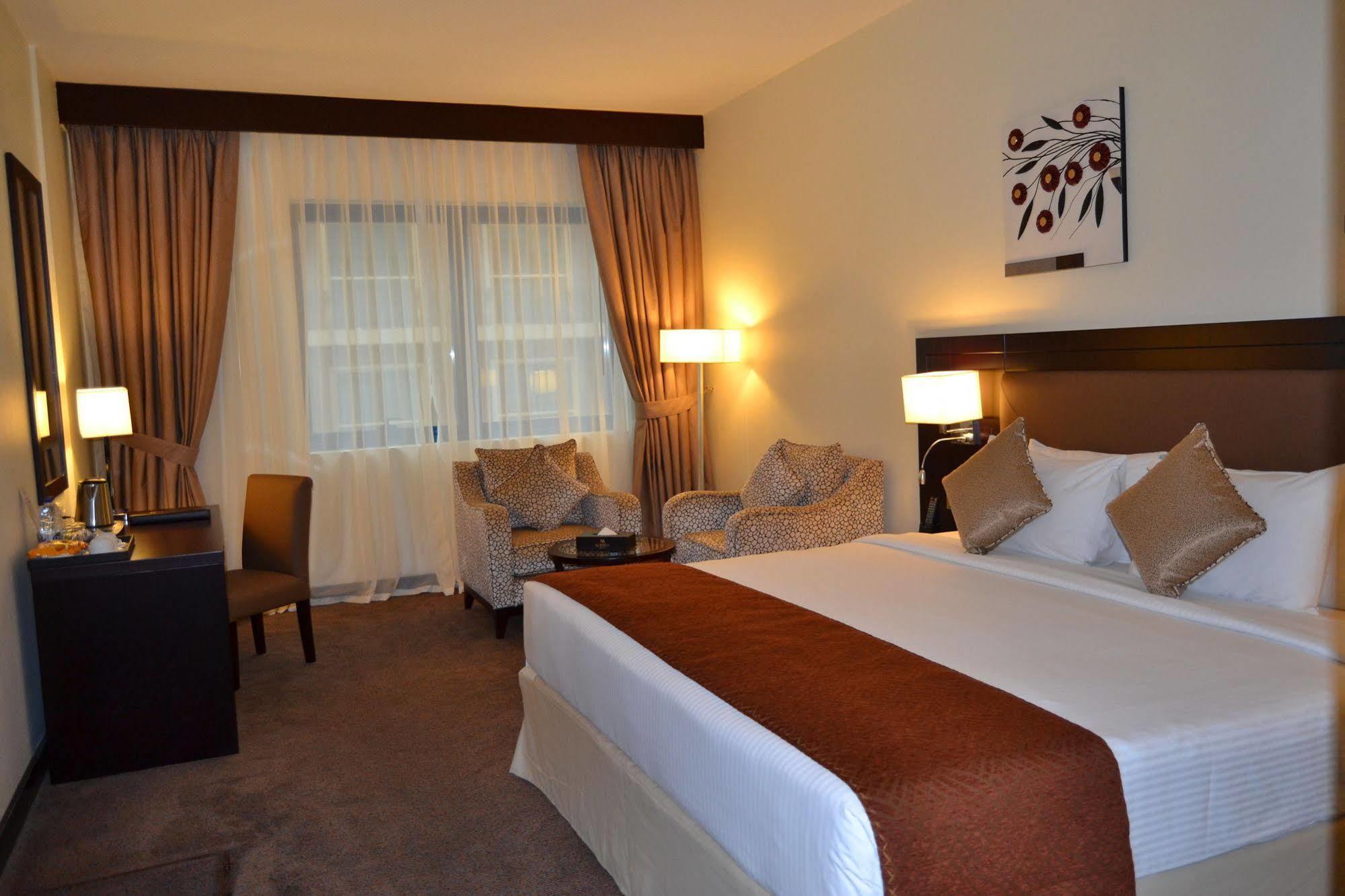 Landmark Summit Dubai
