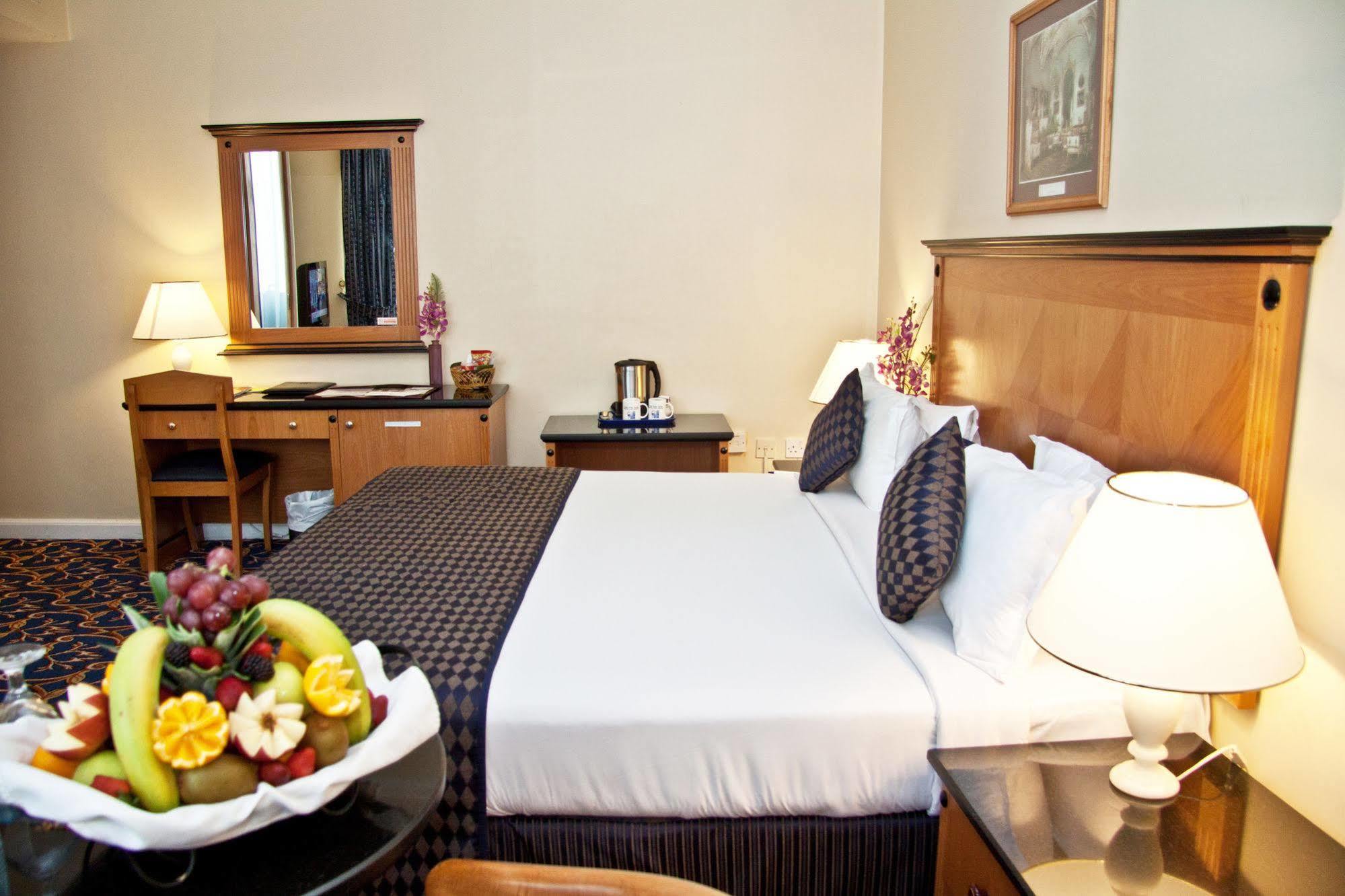 Regal Plaza 3*