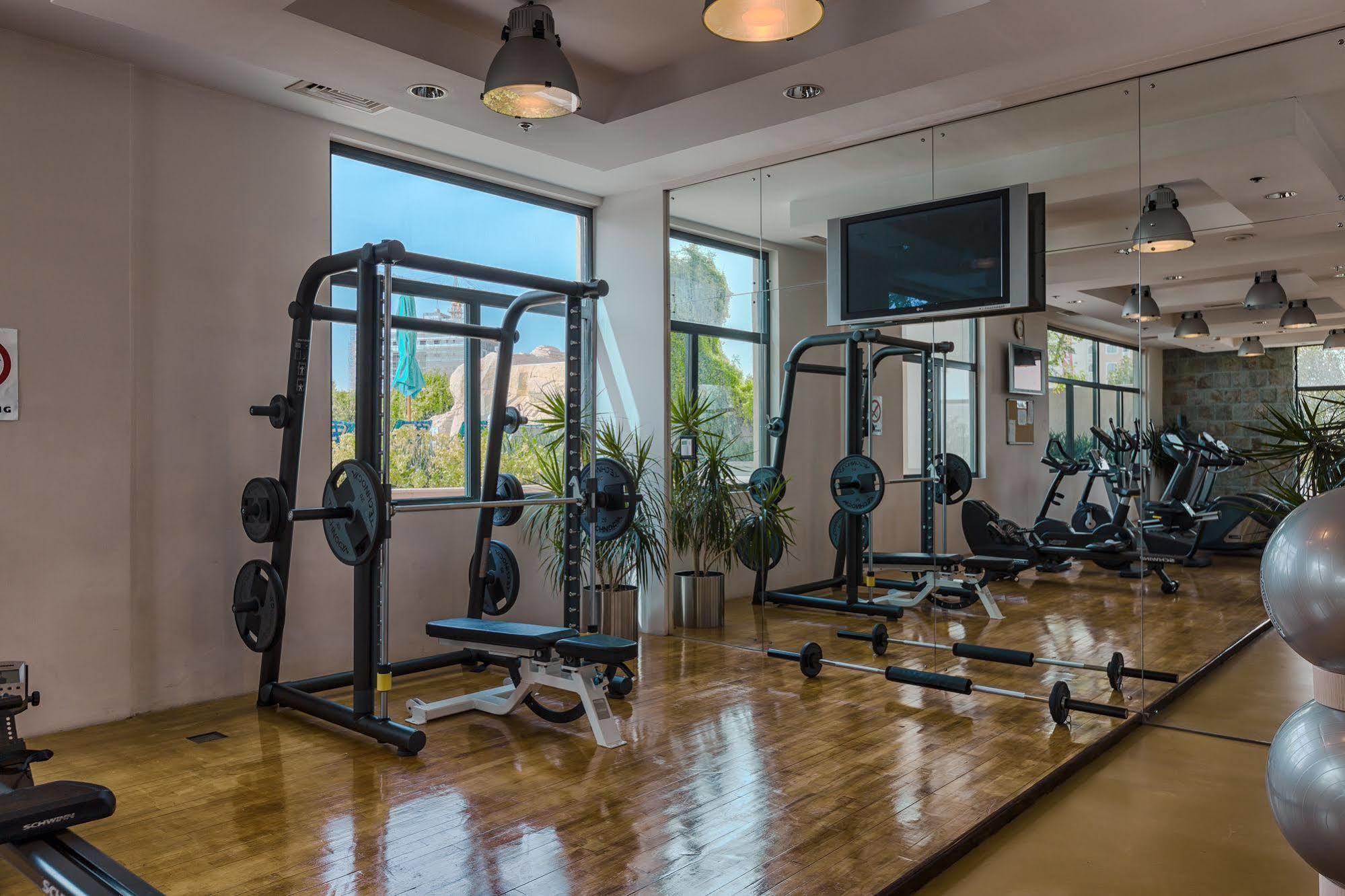 Park Dubai, An Edge By Rotana Aparthotel 4*