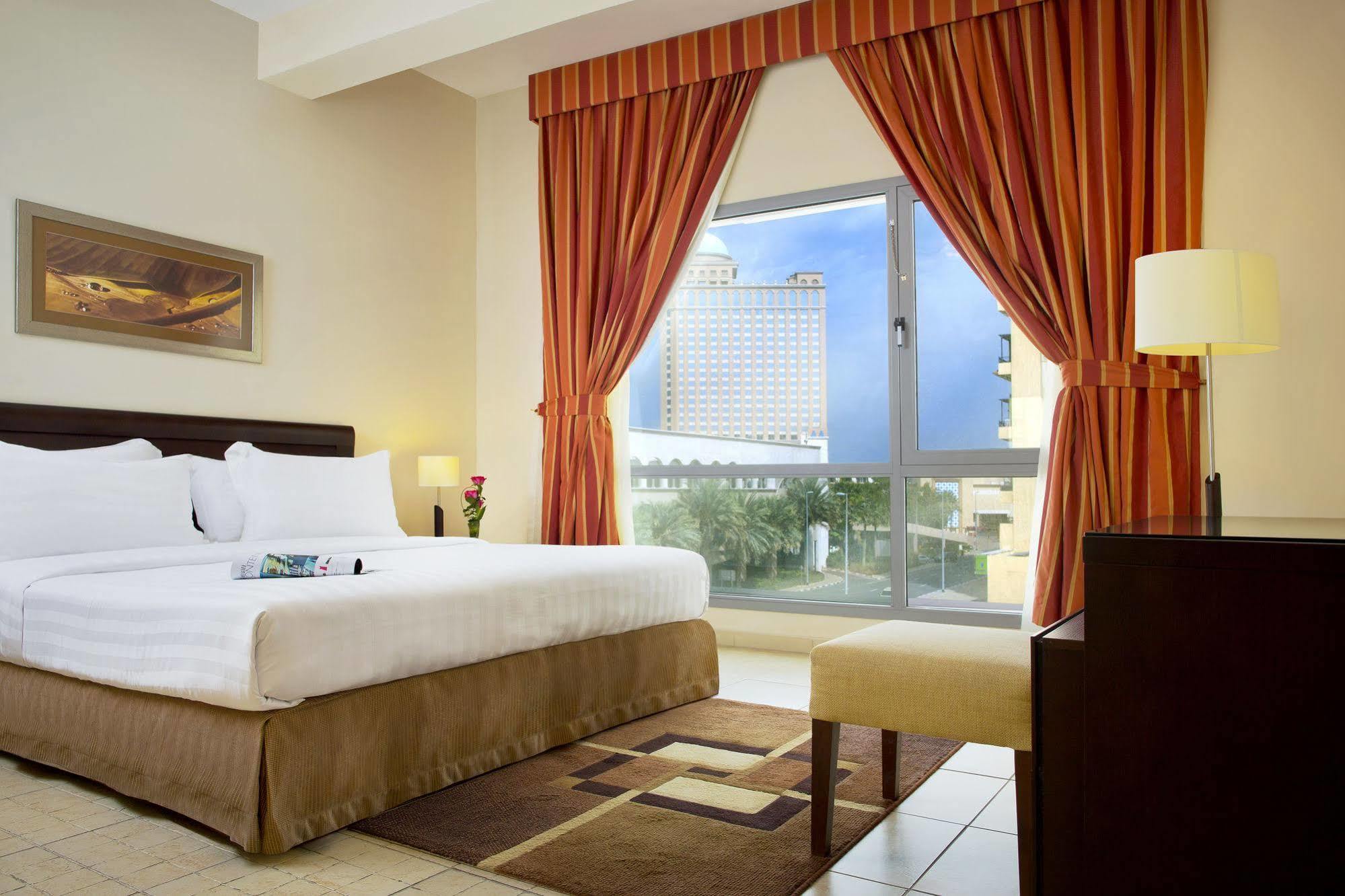 Apart Otel Time Topaz Dubai