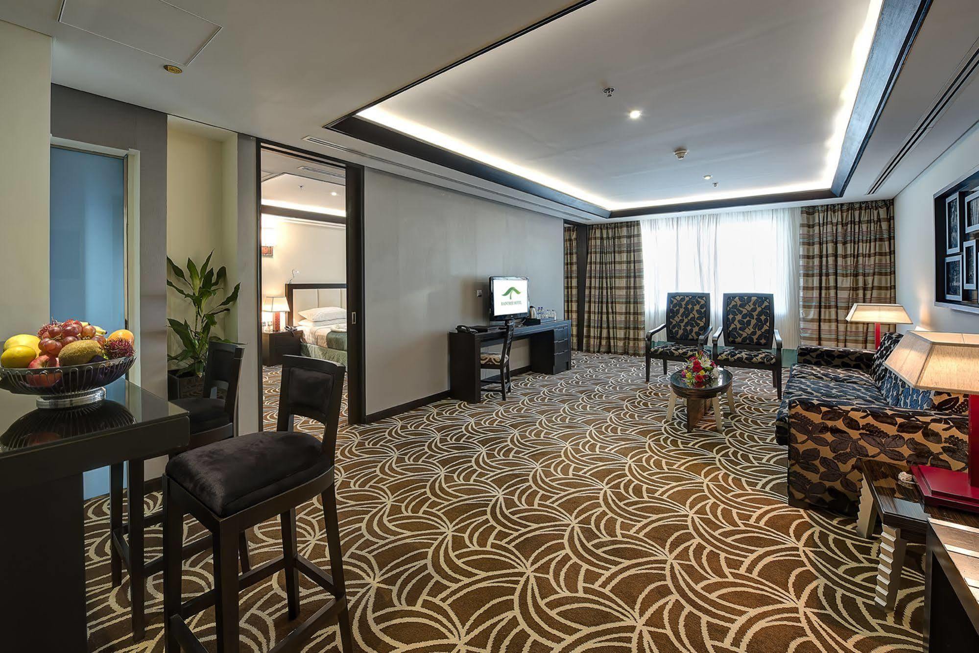 Raintree Rolla Hotel 4*