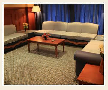 Royal Plaza Aparthotel 3*