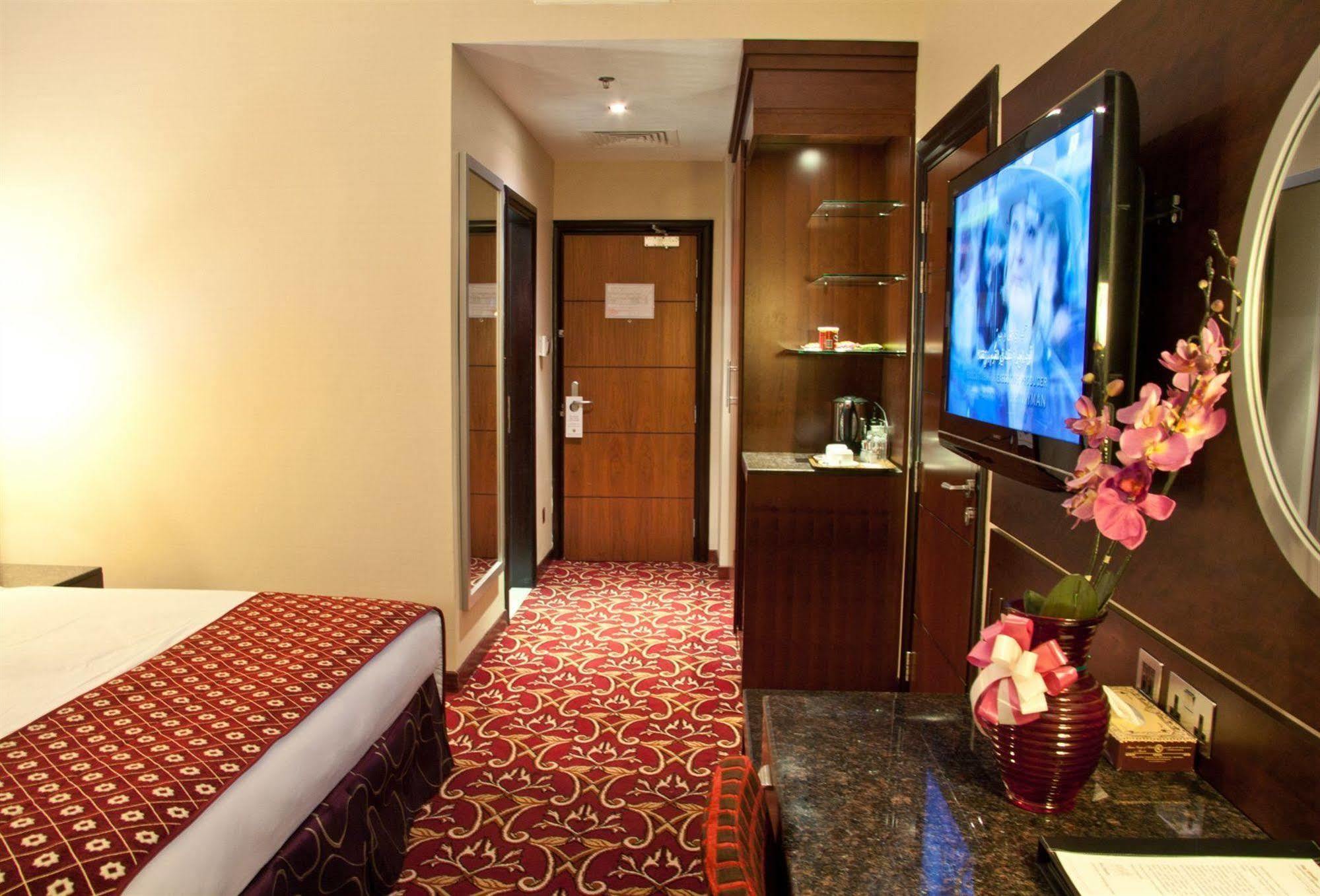 Hotel Ramee Rose