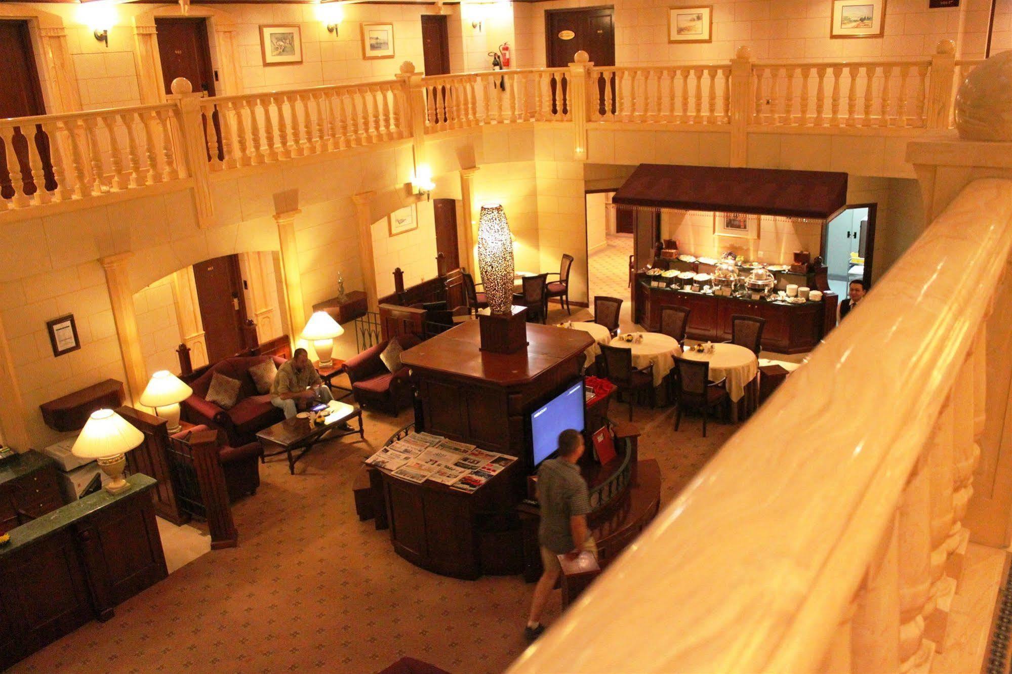 Otel Knight Castle