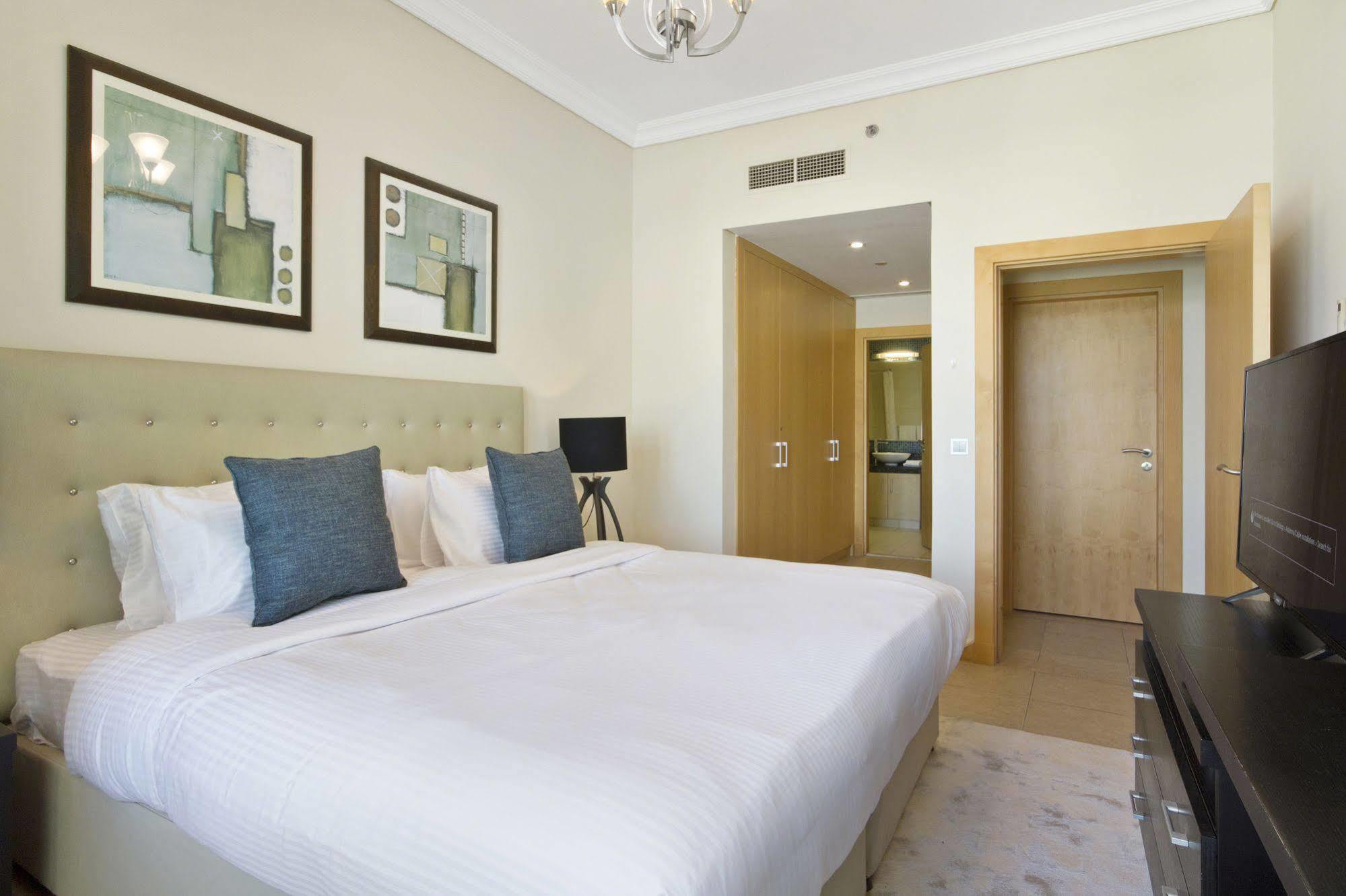 Apartment Shoreline Residences - Al Haseer Dubai