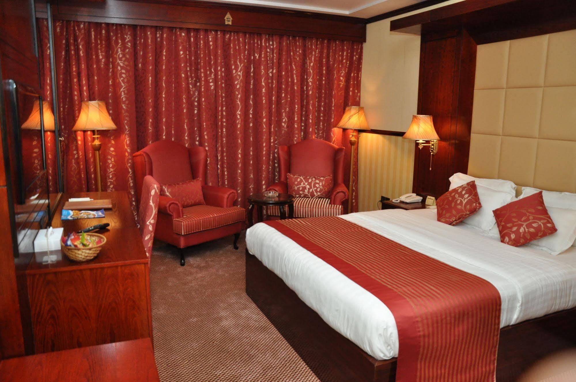Benta Grand Llc Hotel