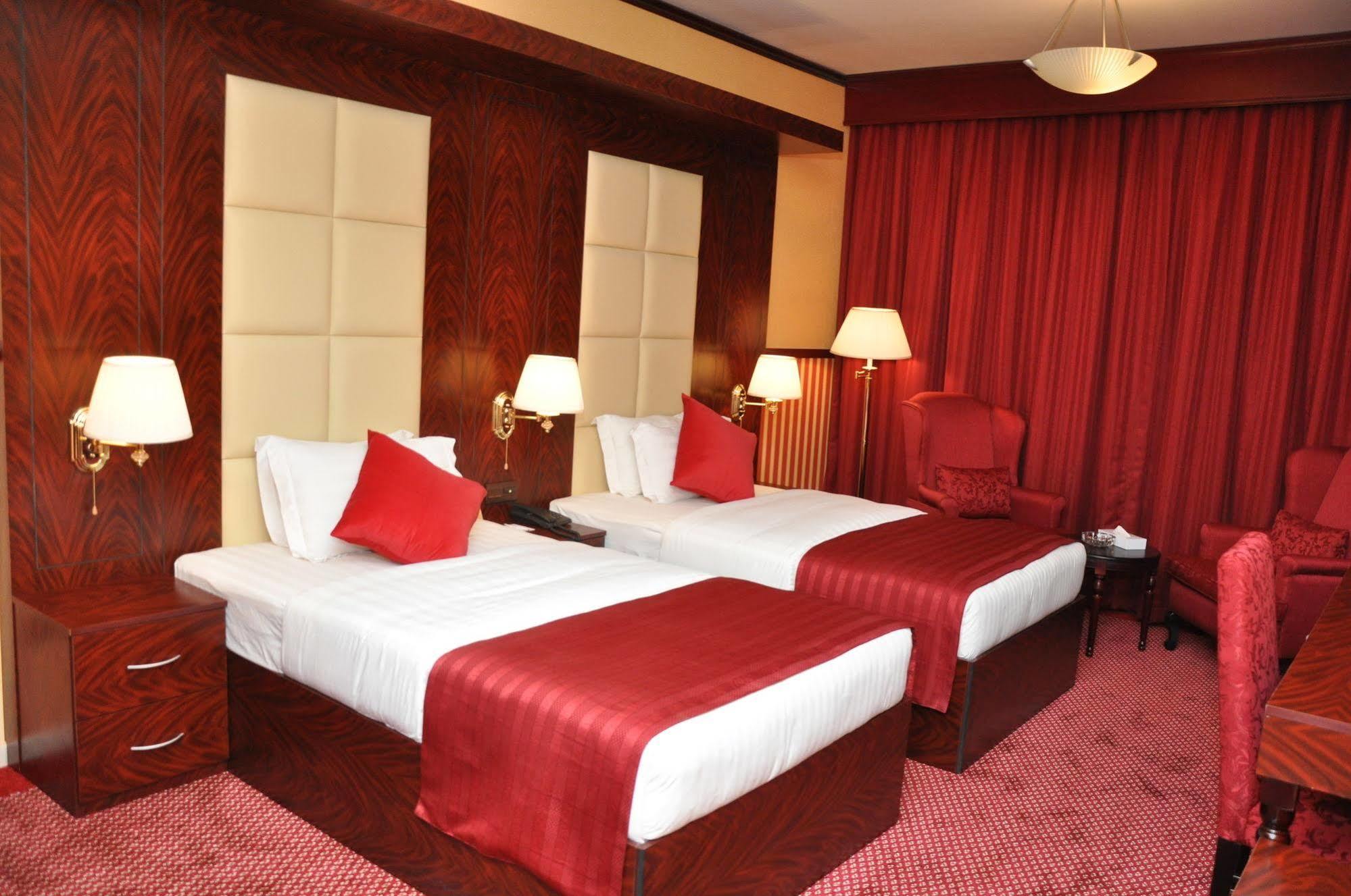 Hotel Benta Grand Llc 3*