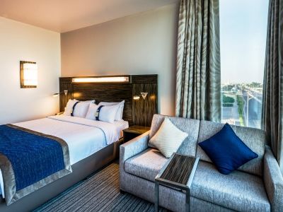 Express Jumeirah, An Ihg Otel 2*