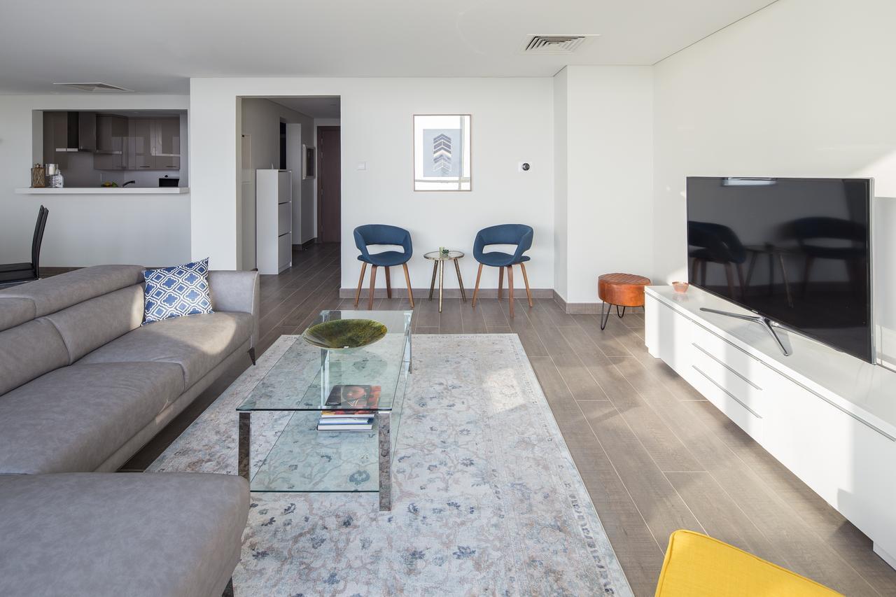 Frank Porter - Al Bateen Apartment *
