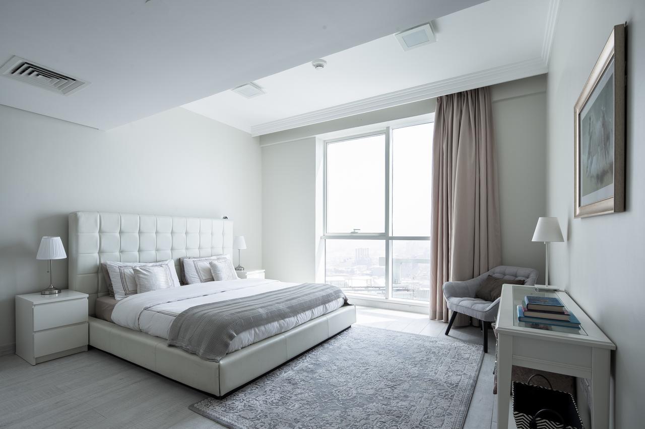 Frank Porter - Al Bateen Apartment Dubai
