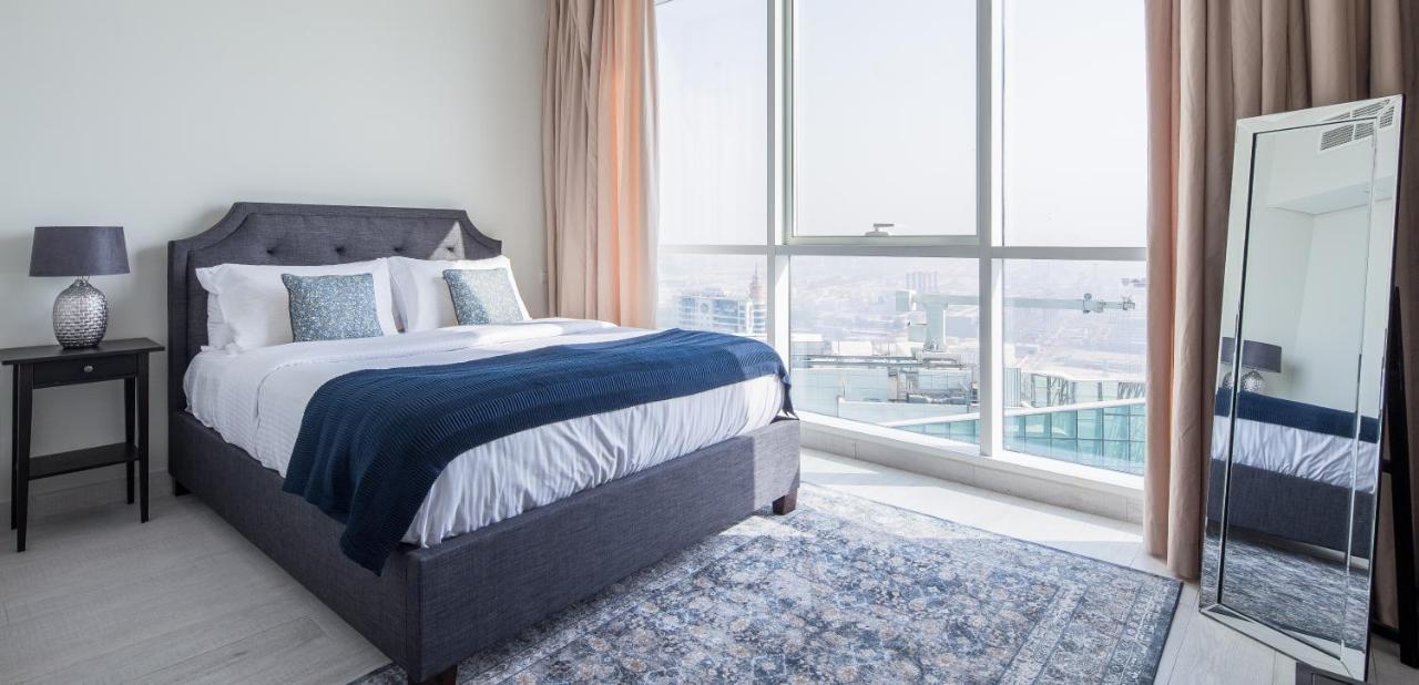 Frank Porter - Al Bateen Apartment