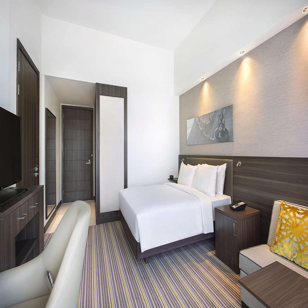 Hampton By Hilton Airport Otel 3*