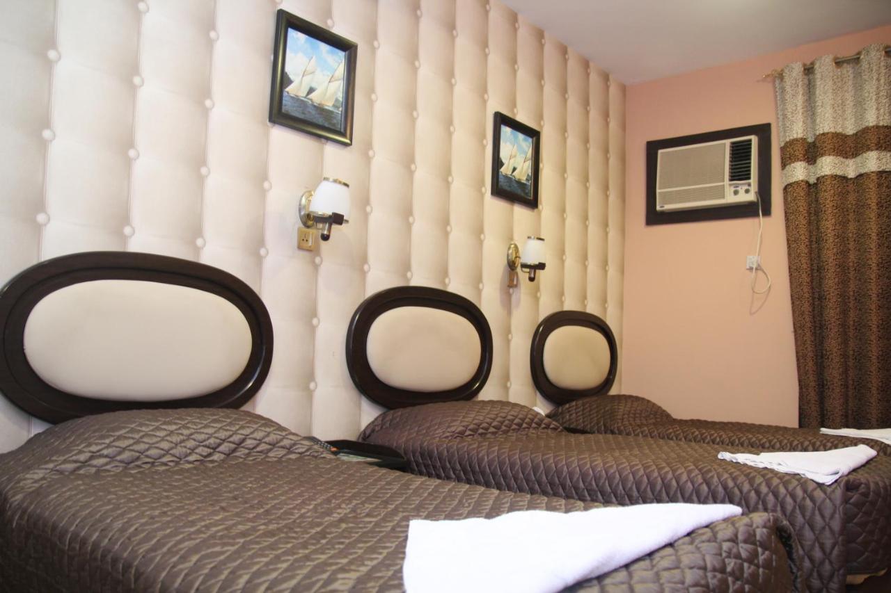 Grand Sina Hotel *