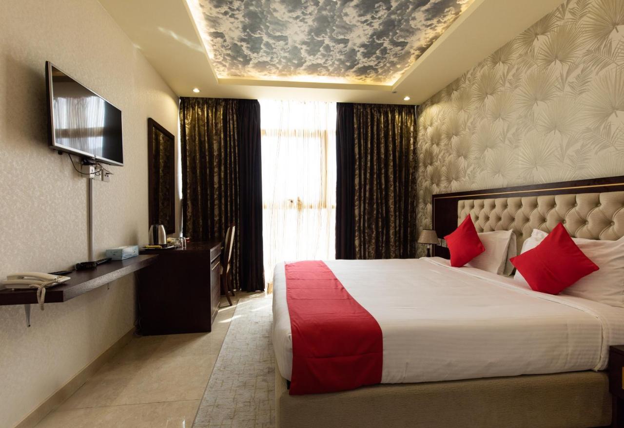 Voyage Hotel