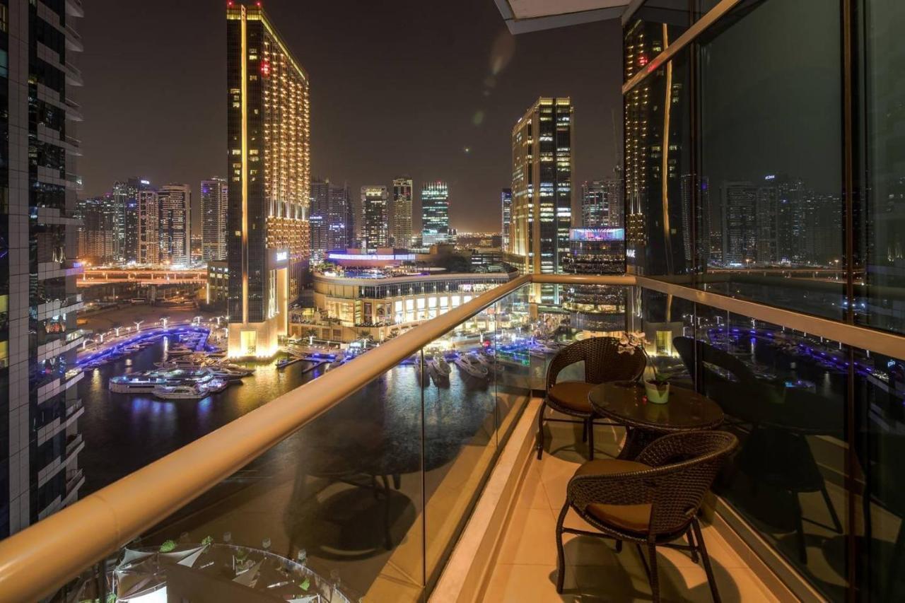 Frank Porter - Bay Central Apartment Dubai