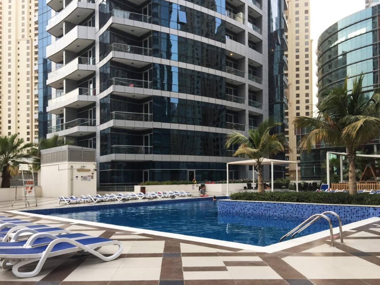 Frank Porter - Bay Central Apartment *
