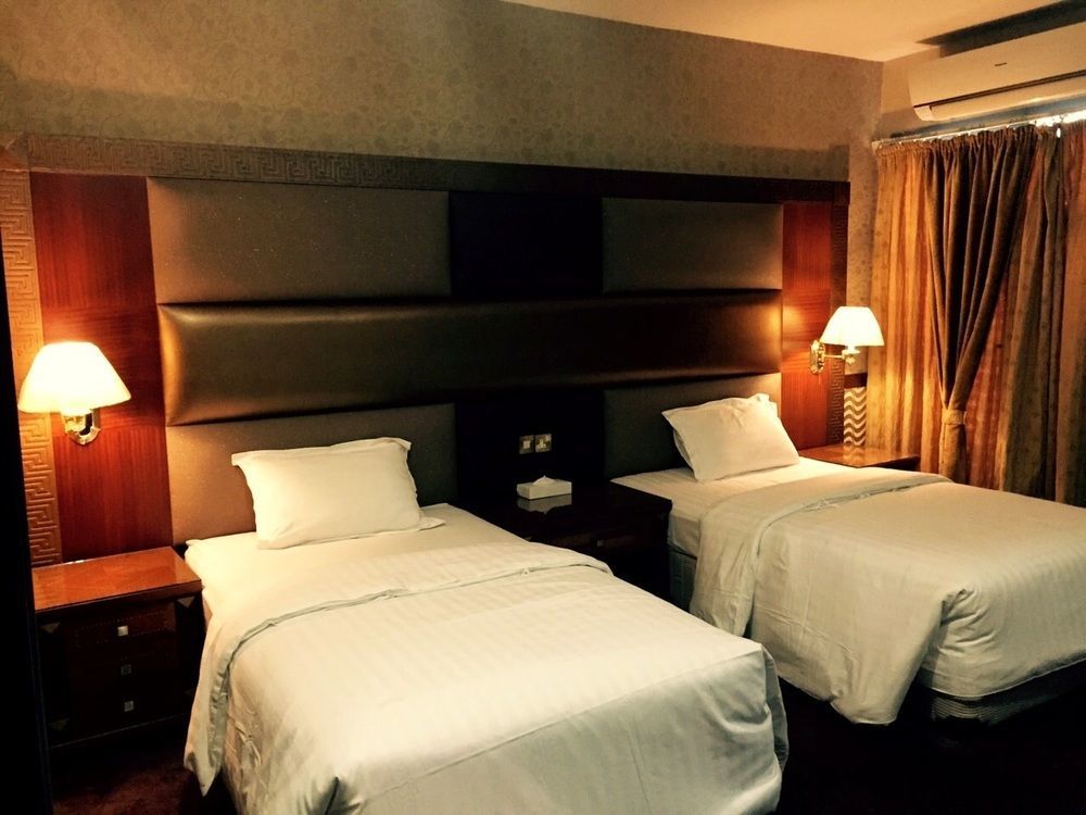 Hotel Abjad Crown Dubai