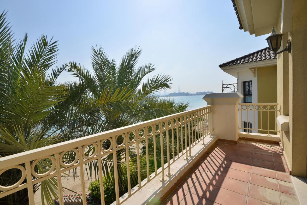 Short El Trio For Ten Villa Dubai
