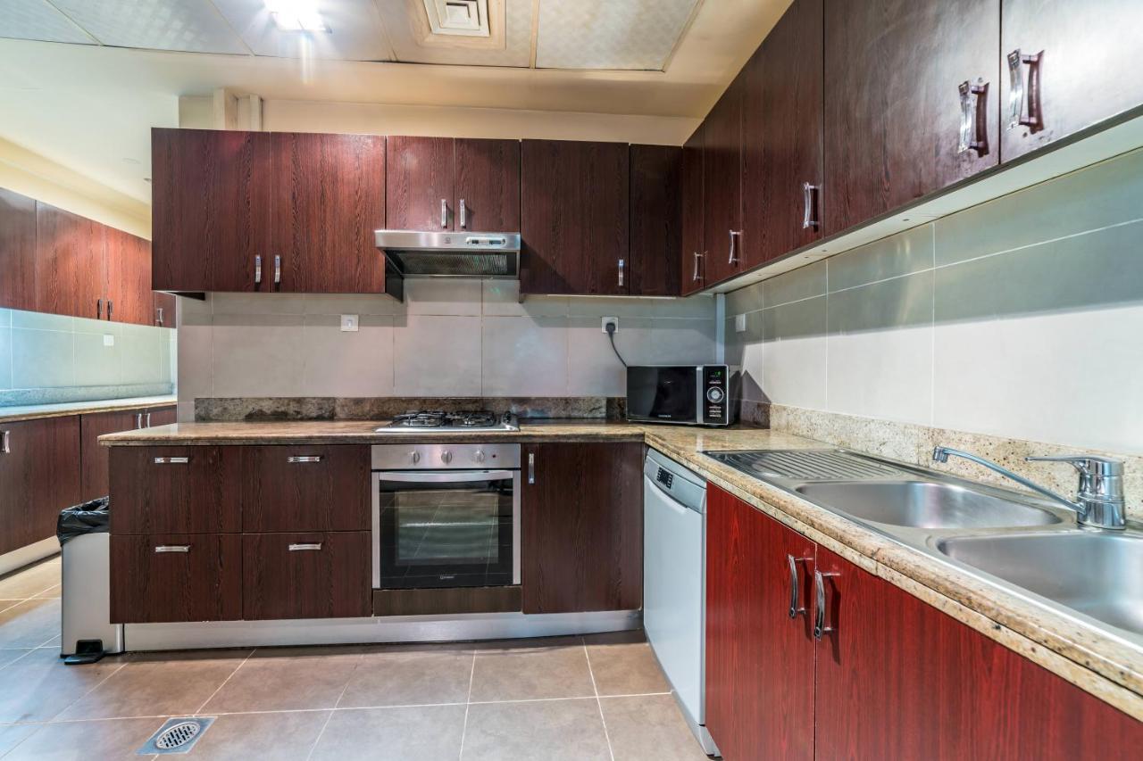 Yanjoon Homes - Marina Heights Apartment Dubai