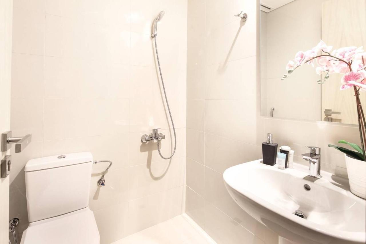 Frank Porter - Mada Residences Dubai