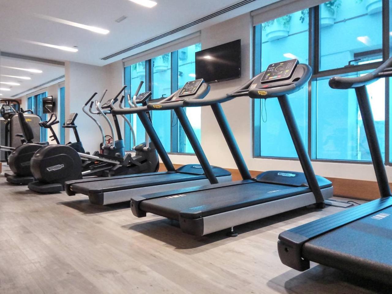 Frank Porter - Mada Residences Apartment Dubai