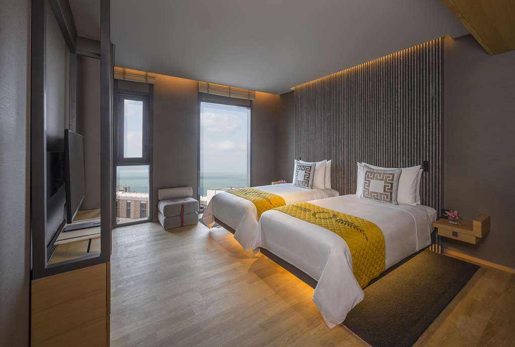 The Residences Caesars Palace Bluewaters Aparthotel