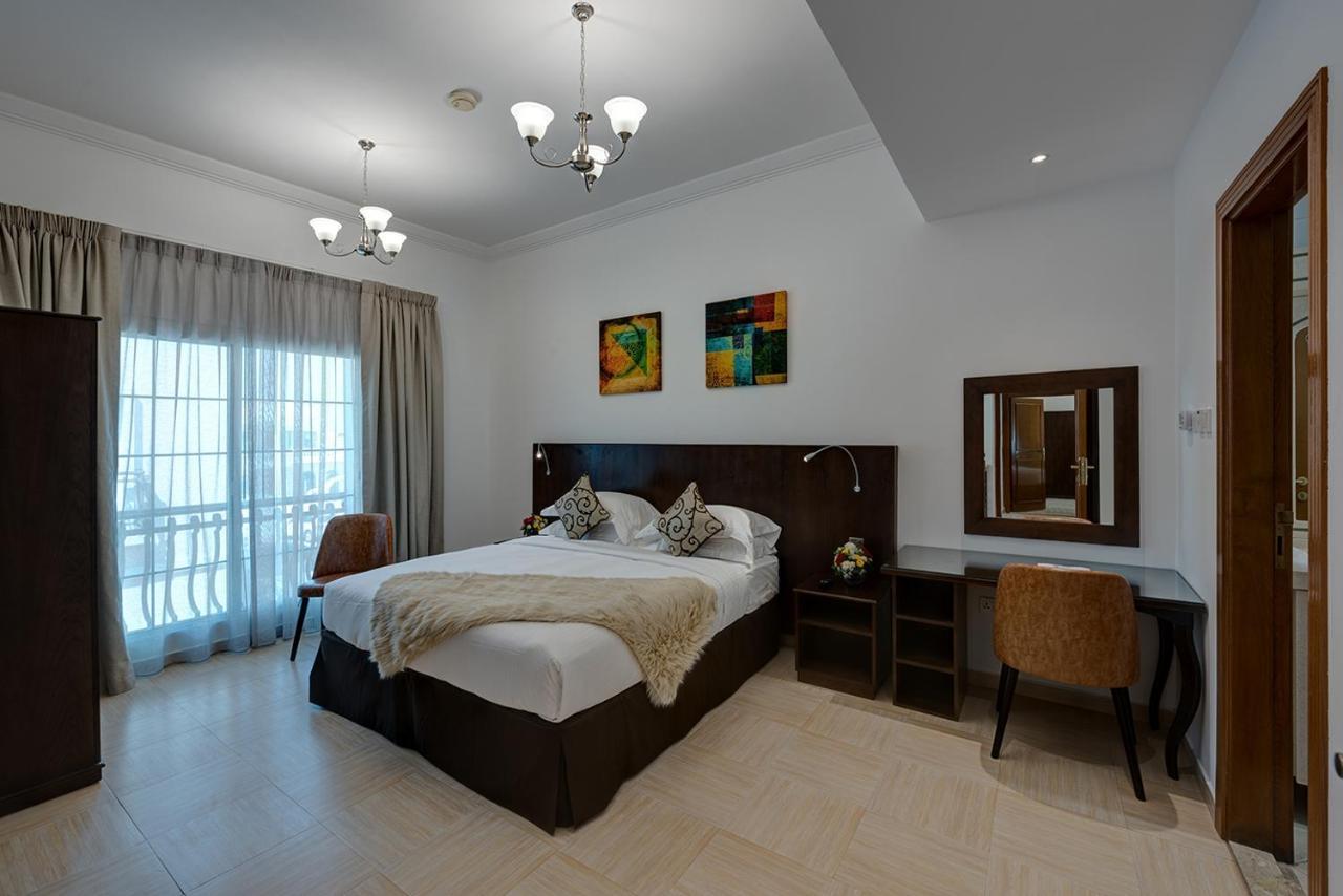 J5 Four Bedroom In Mirdif Pousada