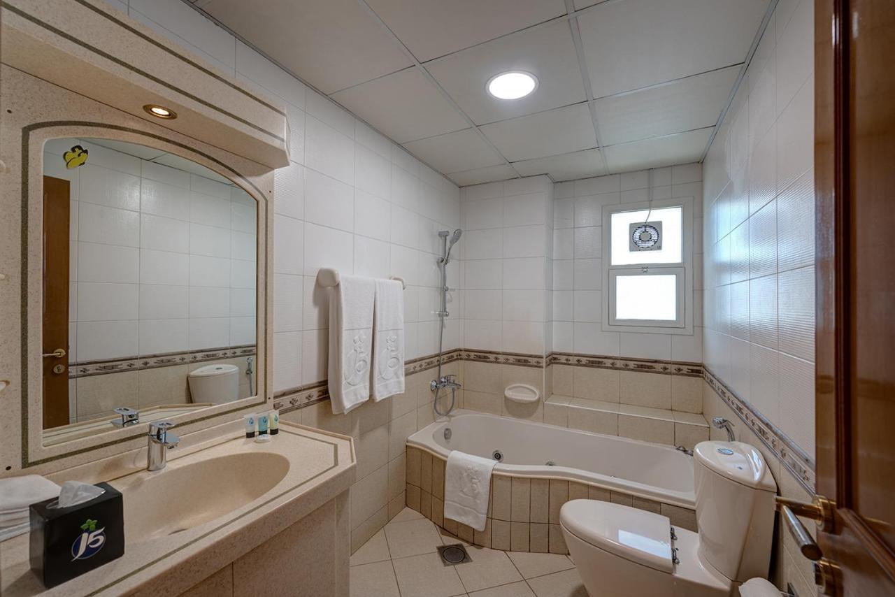 Pousada J5 Four Bedroom In Mirdif *