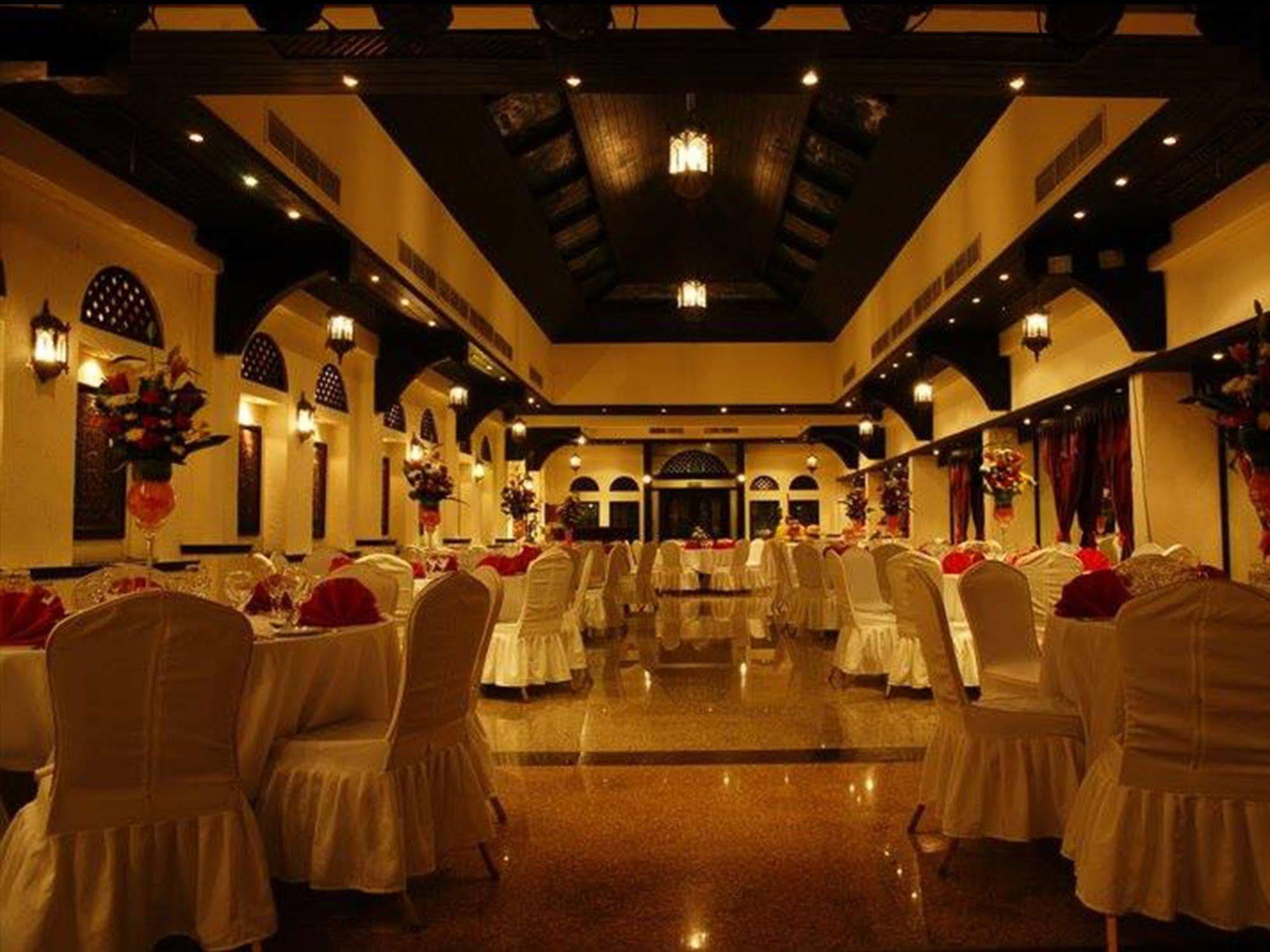 Hotel Arabian Courtyard & Spa 4*