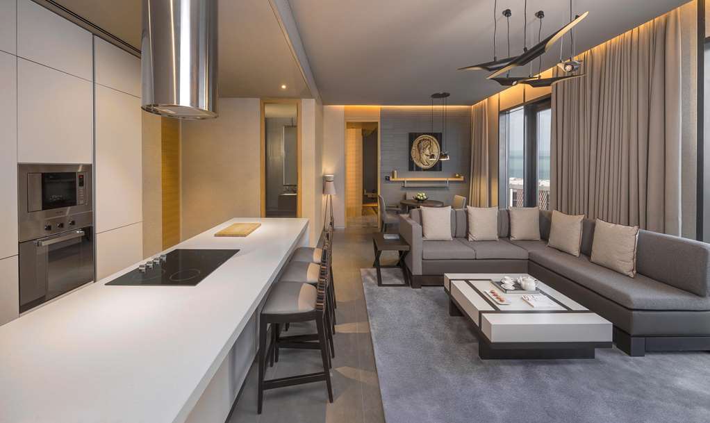 The Residences Caesars Palace Bluewaters Aparthotel