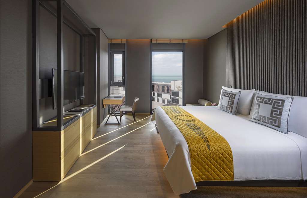 The Residences Caesars Palace Bluewaters Aparthotel