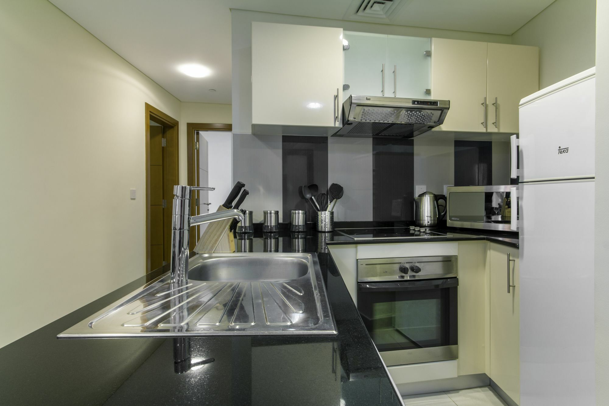 Maisonprive Homes - Ocean Heights Apartment Dubai