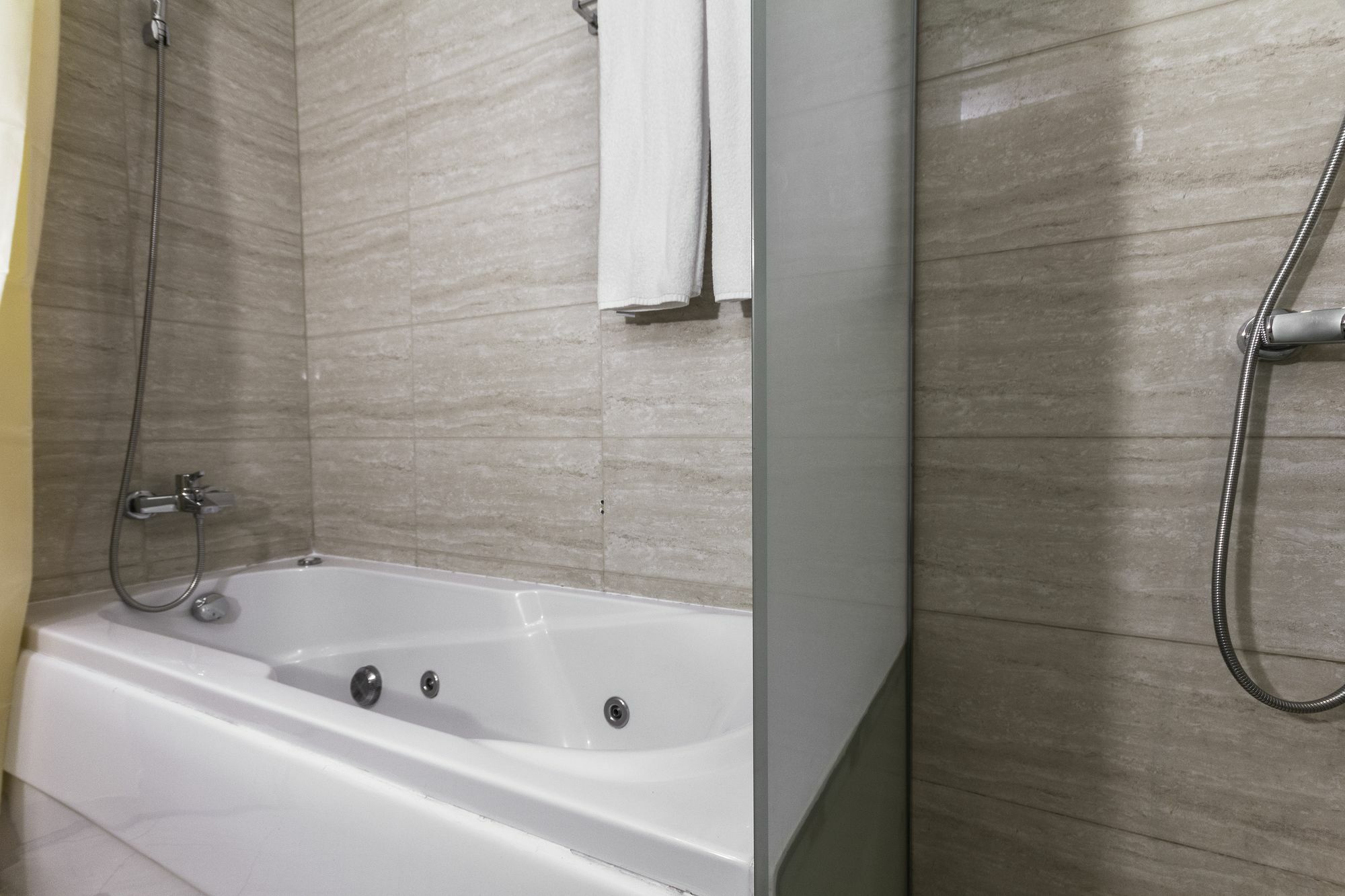Maisonprive Homes - Ocean Heights *