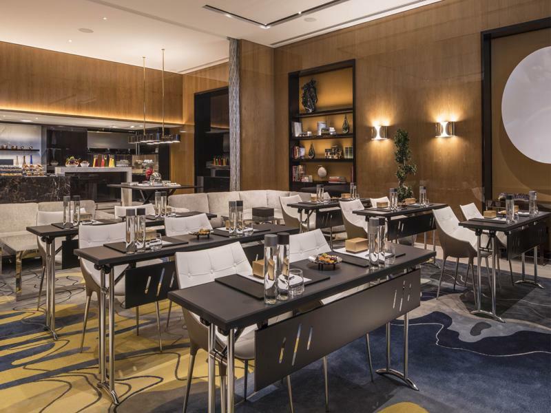 Otel Four Seasons International Financial Centre
