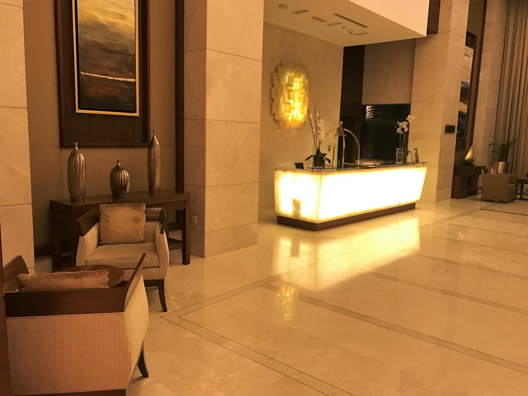 Yanjoon Homes - Standpoint Tower Apartment Dubai