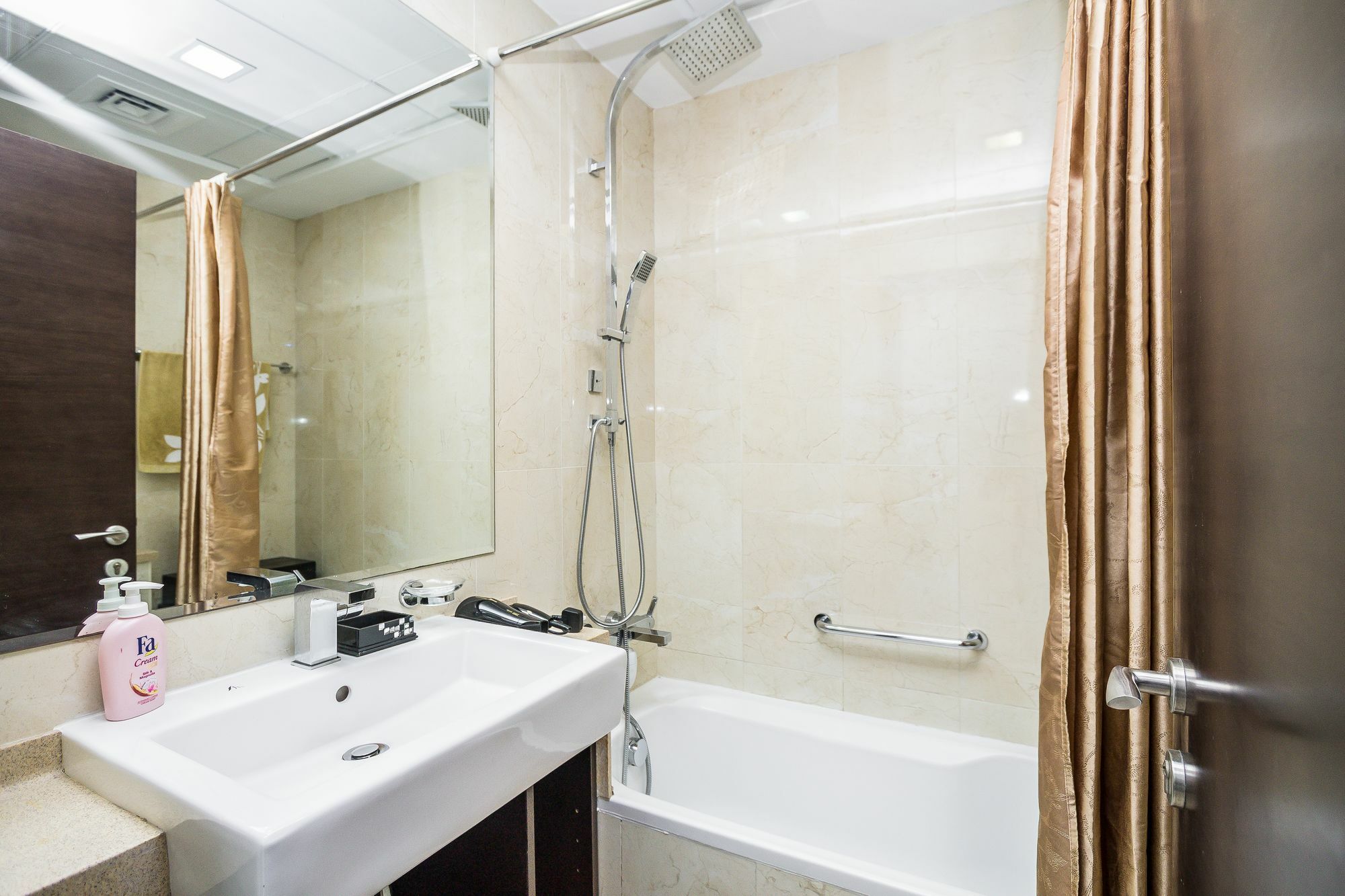 Hotel Dhh - Botanica Tower Dubai