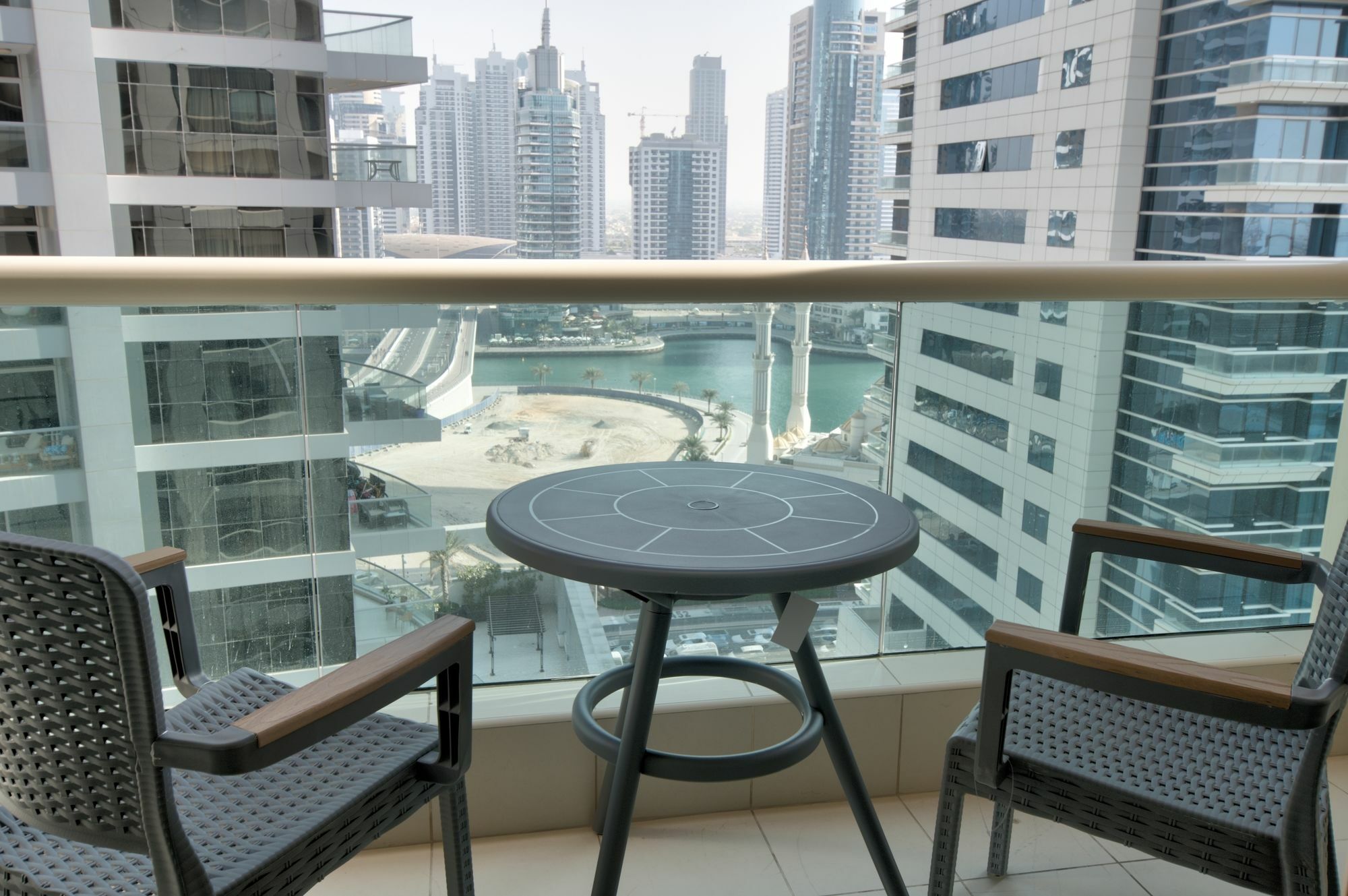 Royal Oceanic By Deluxe Holdiay Homes * Dubai