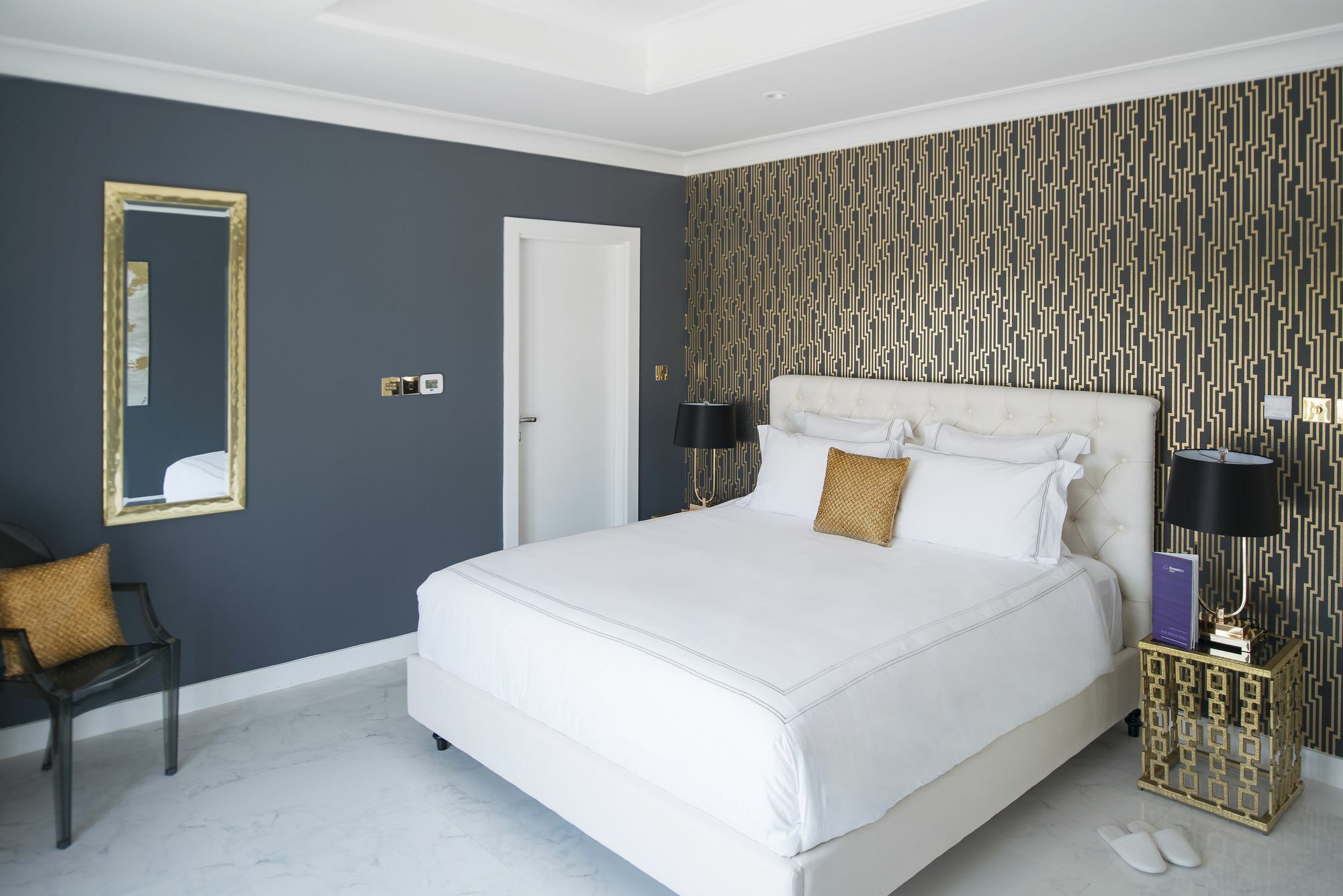 Dream - Palm Frond E Inn