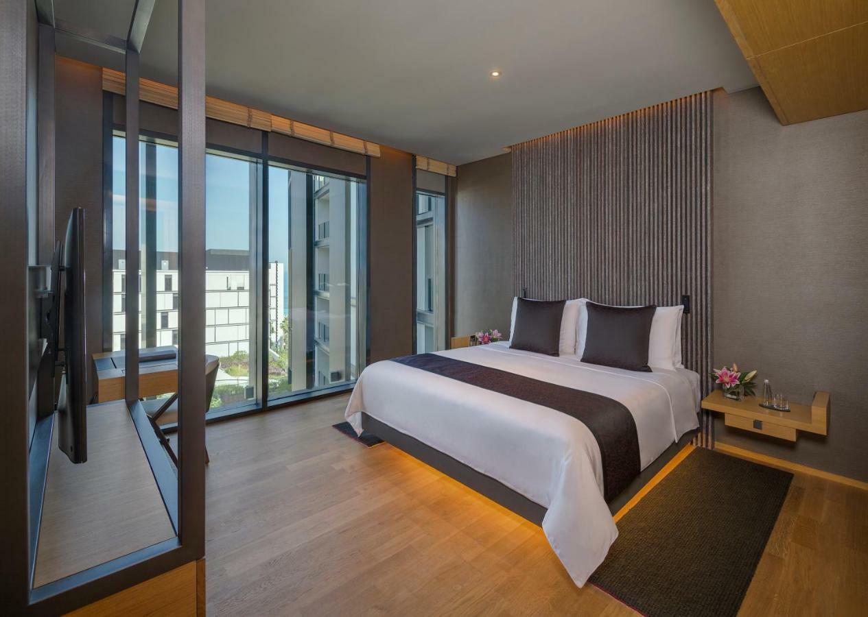 The Residences Caesars Palace Bluewaters 5* Dubai